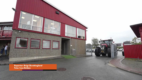 Traktor-drive-in på fotballkamp