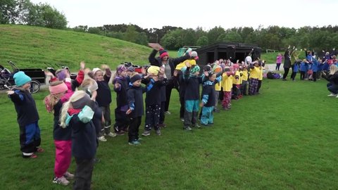 Flere hundre barn danset for grønne Randaberg