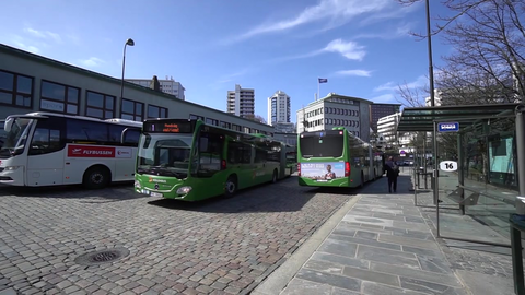 Flere enn forventet tar buss