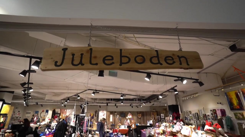 Juleboden rigget til julestemning på bystasjonen