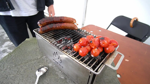 Finnøypølse med innebygd "ketchup"