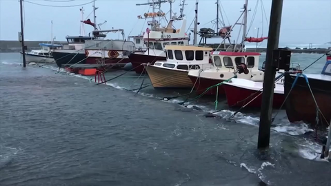 Storm og høye bølger på onsdag